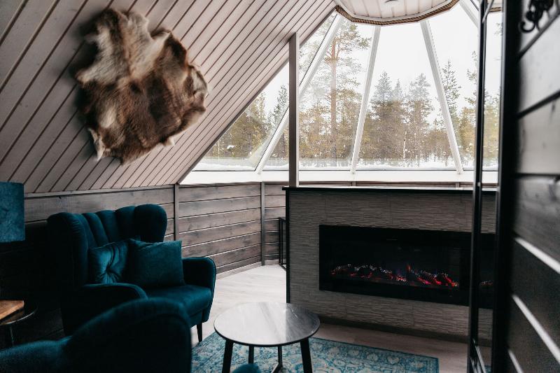 Northern Lights Village Pyhä image