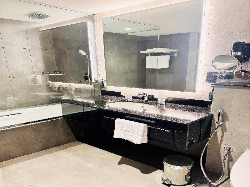 Kyriad Hotel Salalah image