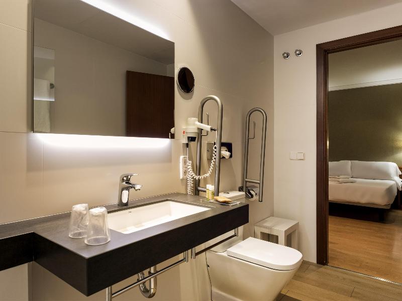 Ibis Styles Figueres Ronda image