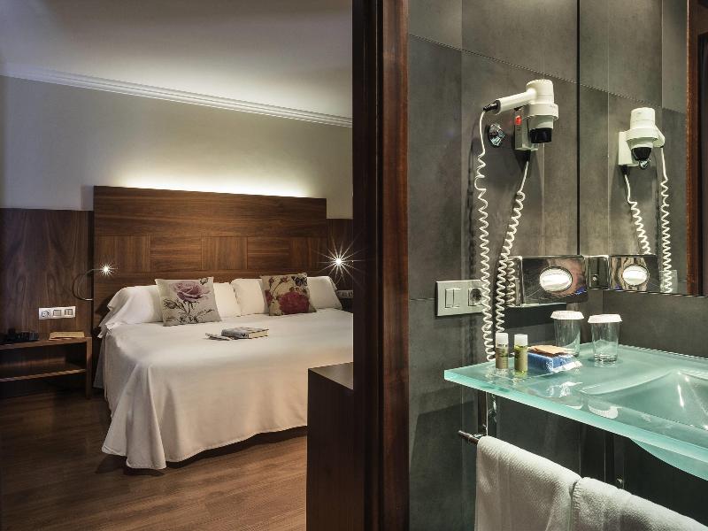 Ibis Styles Figueres Ronda image
