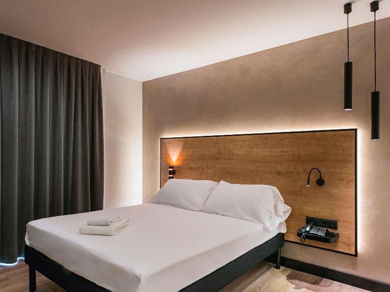 Ibis Styles Figueres Ronda image