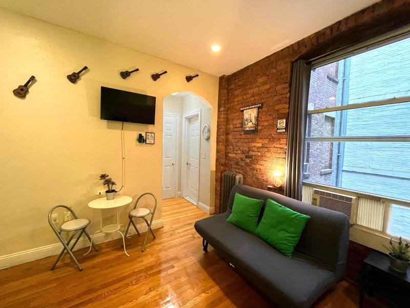 Nyc Empire Apartments image