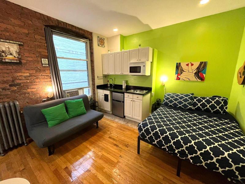 Nyc Empire Apartments image