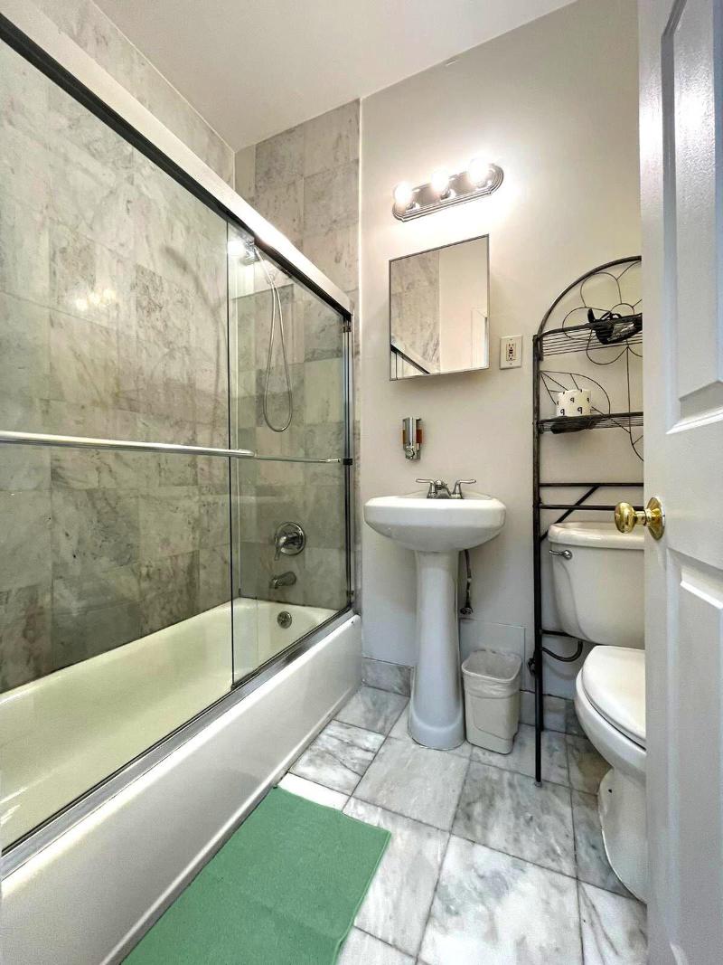 Nyc Empire Apartments image