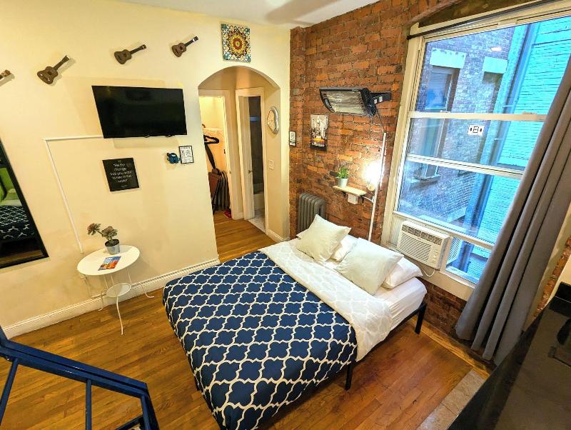 Nyc Empire Apartments image
