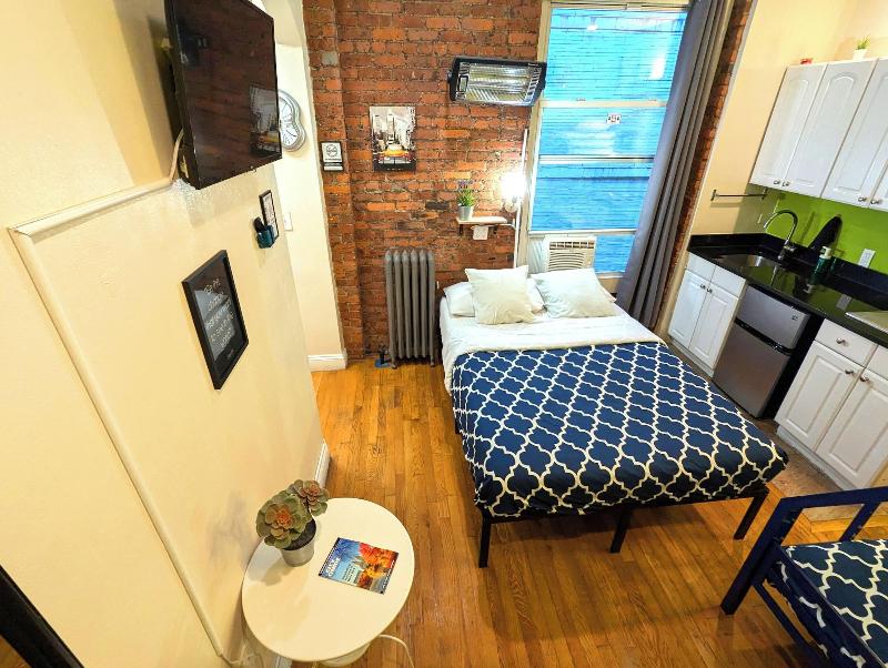 Nyc Empire Apartments image