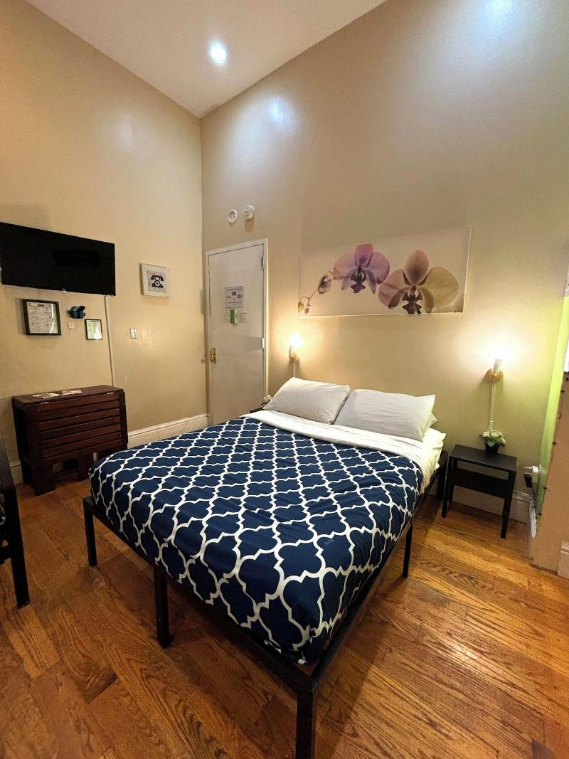 Nyc Empire Apartments image
