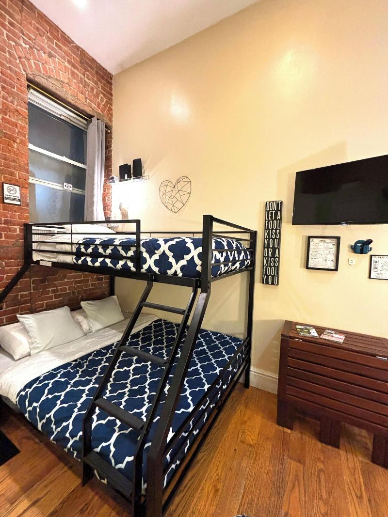 Nyc Empire Apartments image