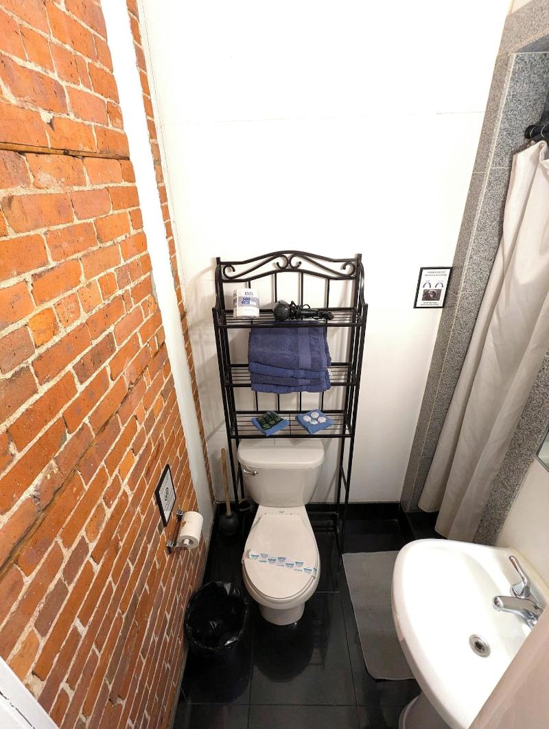 Nyc Empire Apartments image
