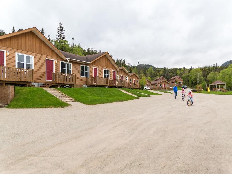 Middle Brook Cottages & Chalets