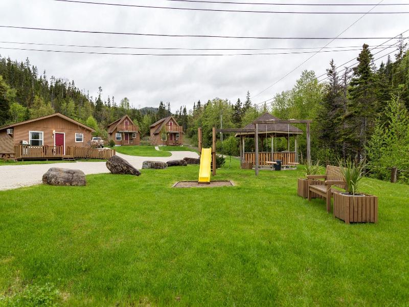 Middle Brook Cottages & Chalets