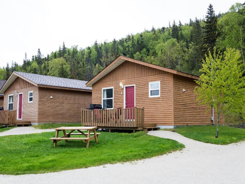 Middle Brook Cottages & Chalets