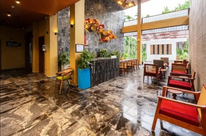 Lobby & Reception