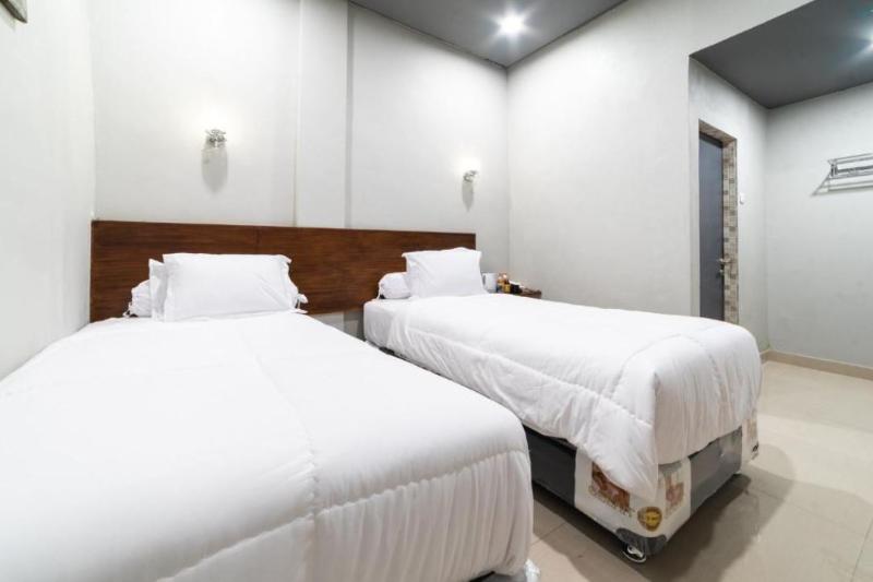 Glamour Hotel And Spa image