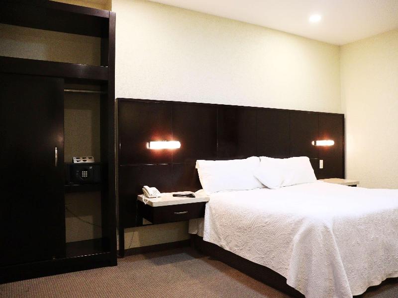 Wyndham Garden Aguascalientes Hotel & Casino image