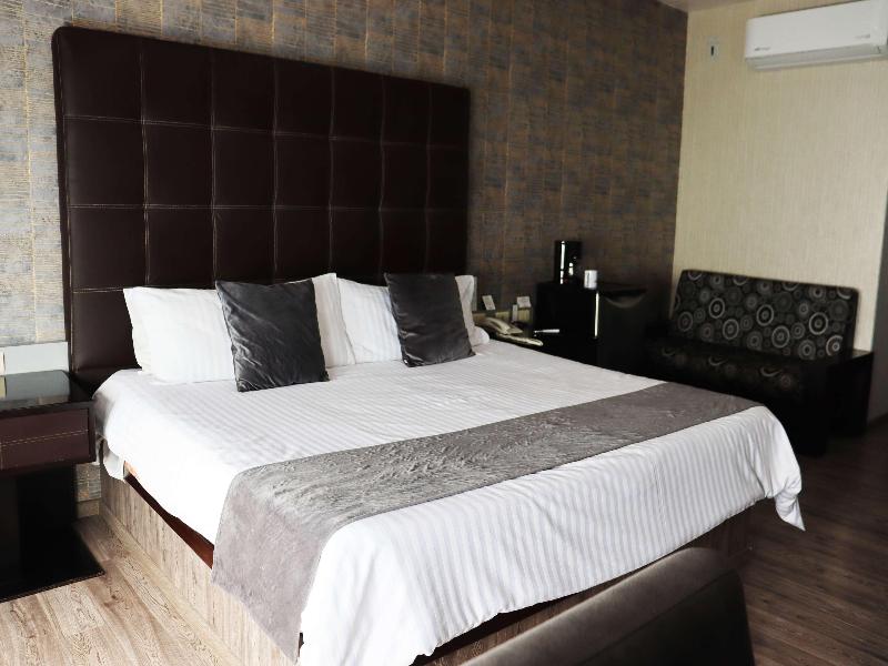 Wyndham Garden Aguascalientes Hotel & Casino image