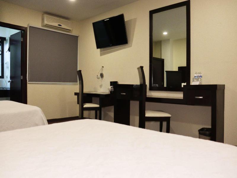 Wyndham Garden Aguascalientes Hotel & Casino image
