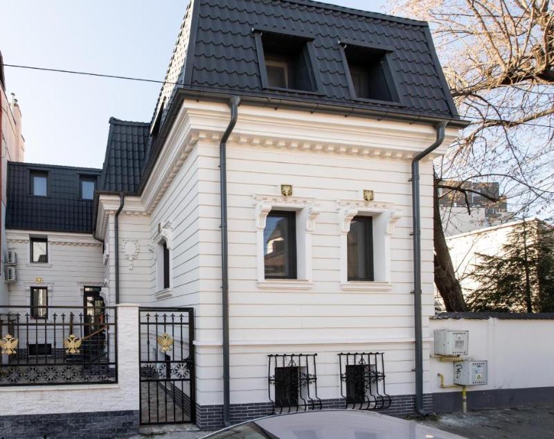 Chic Boutique House 5