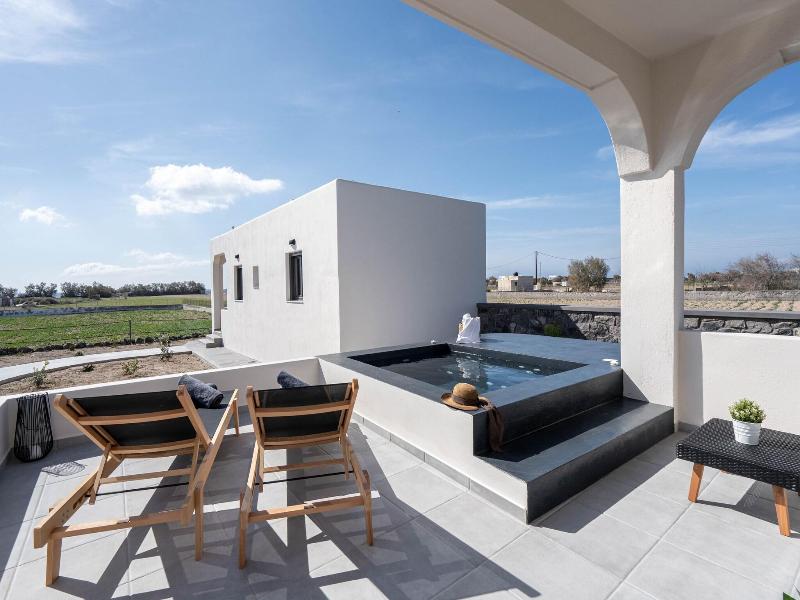 Almira Luxury Suites