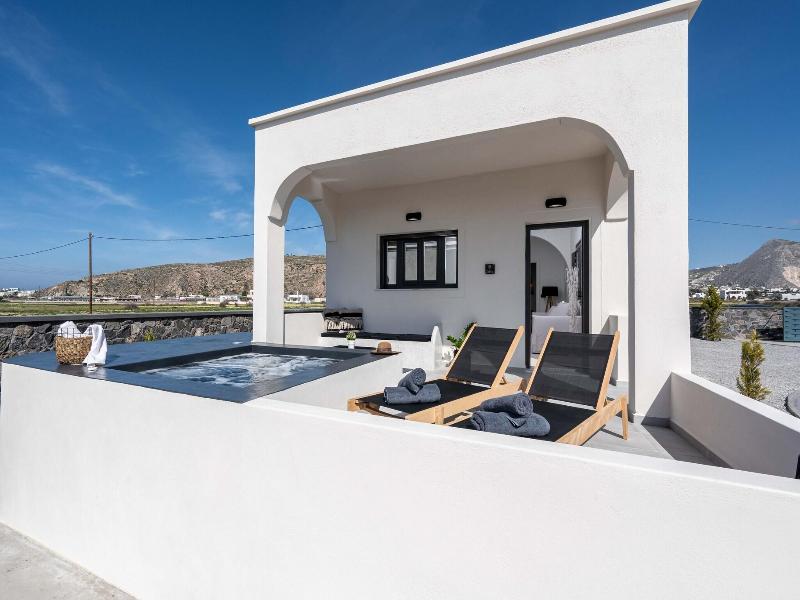 Almira Luxury Suites