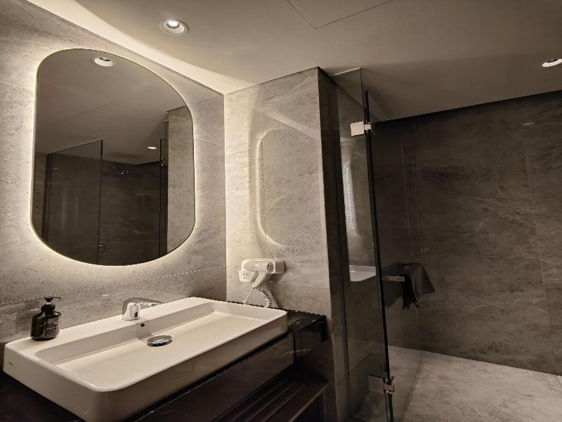 Ra Suites Simatupang image