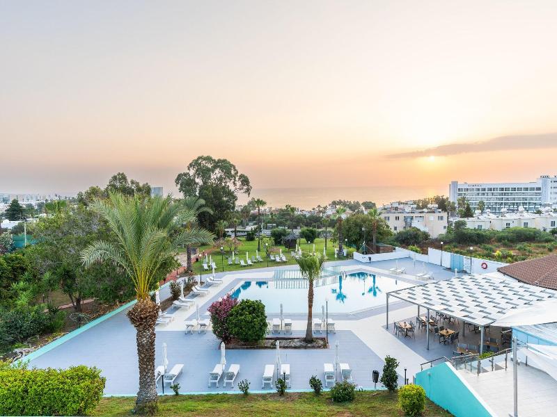 Hotel Adelais Bay image