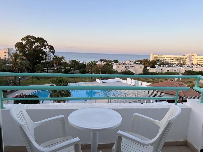 Hotel Adelais Bay image