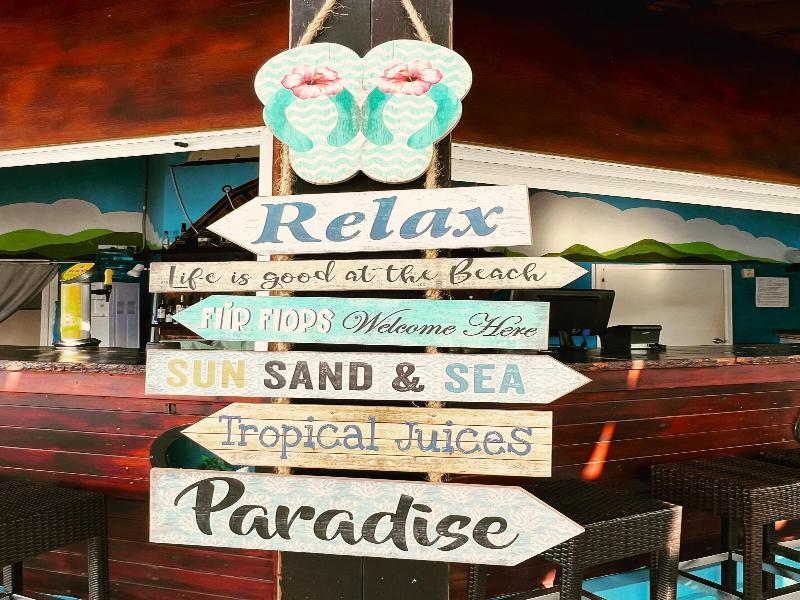 Hotel Adelais Bay image