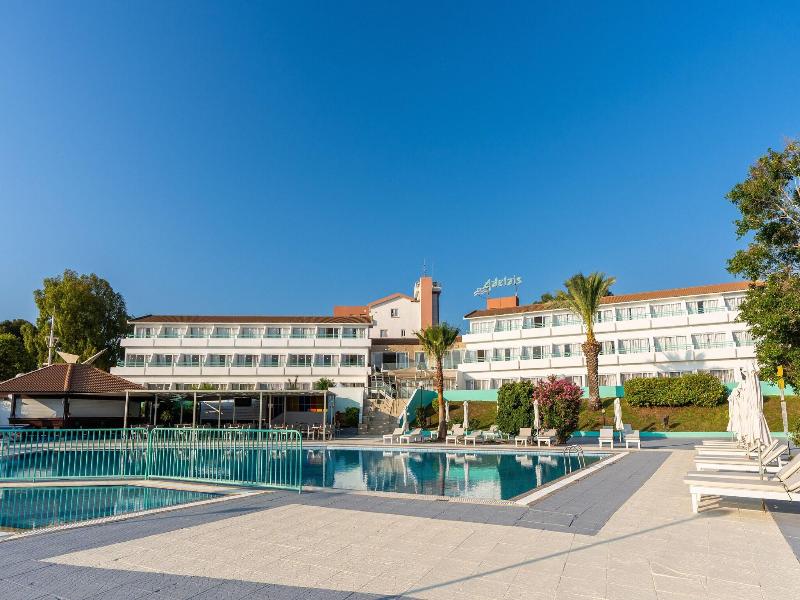 Hotel Adelais Bay image