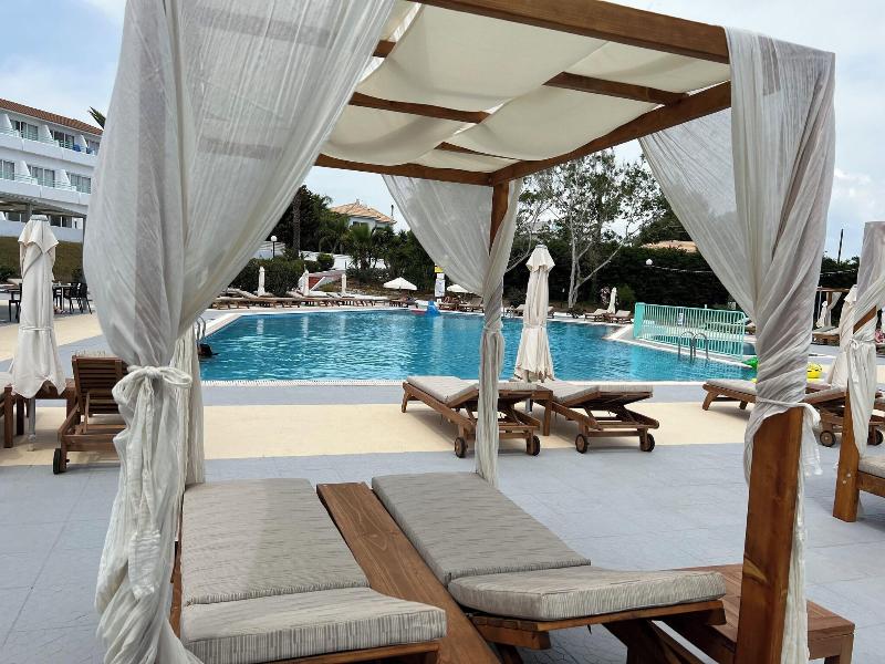 Hotel Adelais Bay image