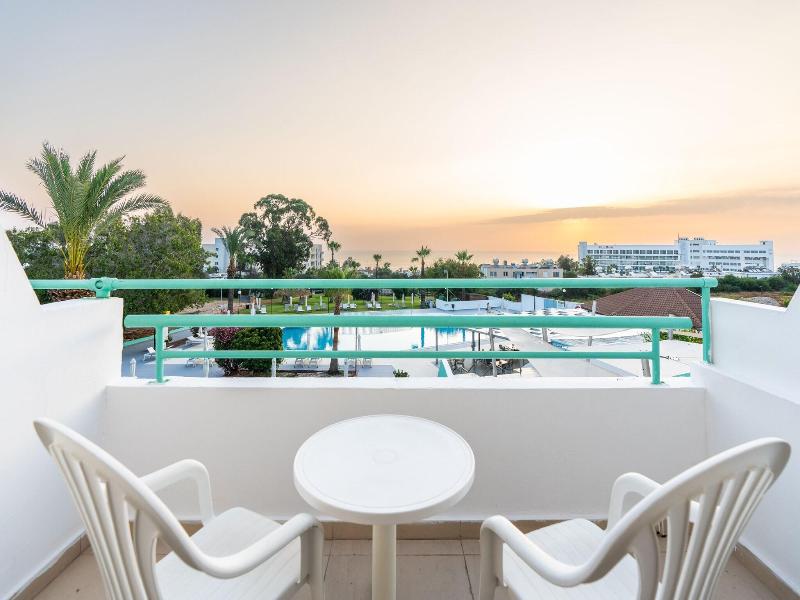 Hotel Adelais Bay image