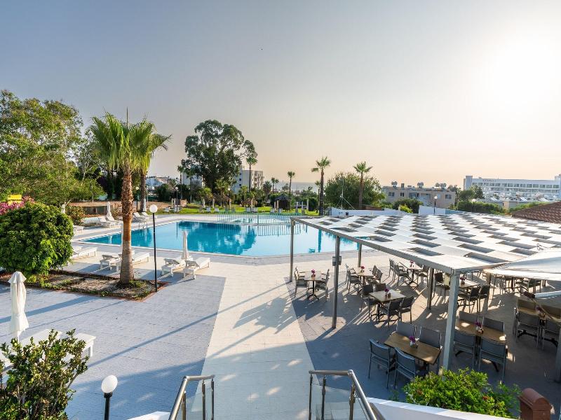Hotel Adelais Bay image
