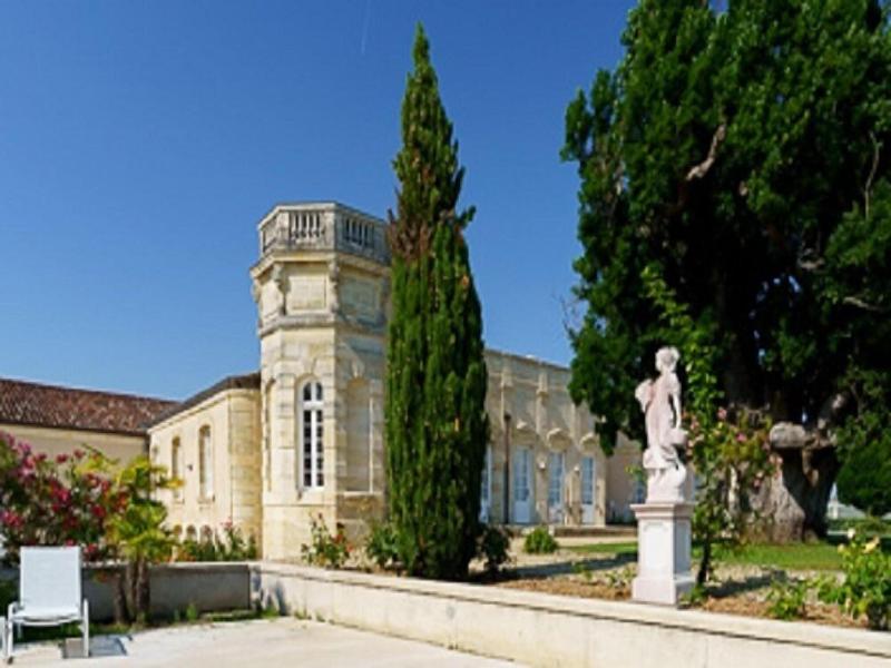 Le Pavillon De Margaux image