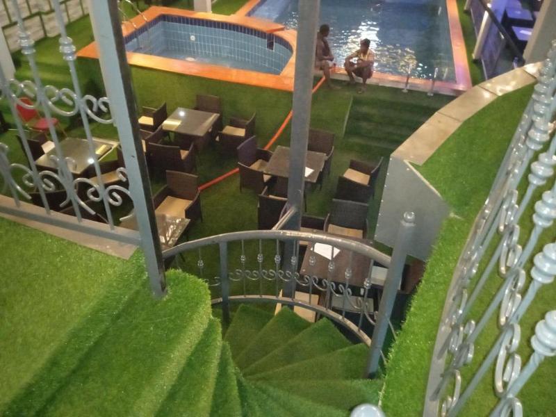 Wizy Hyatt Hotel