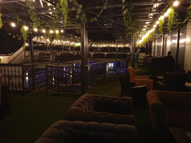 Wizy Hyatt Hotel