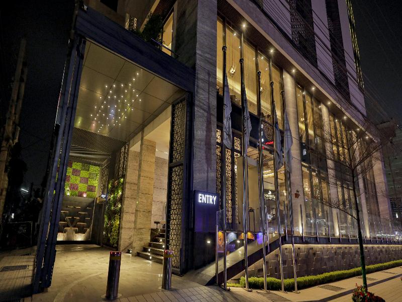 Best Western PLUS Runway - Luxury Collection Hotel image