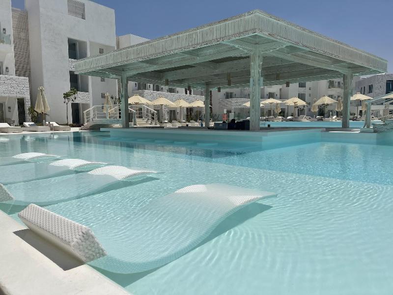 Tanoak Resort image