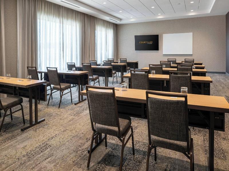 Courtyard By Marriott Petaluma Sonoma County image