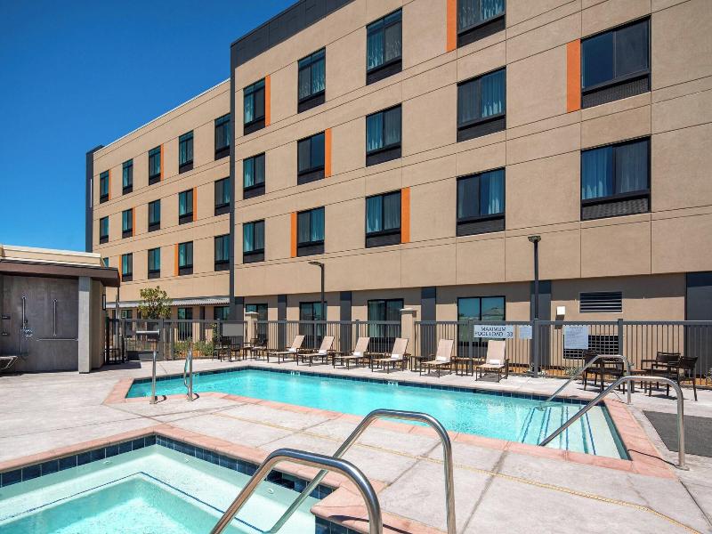 Courtyard By Marriott Petaluma Sonoma County image
