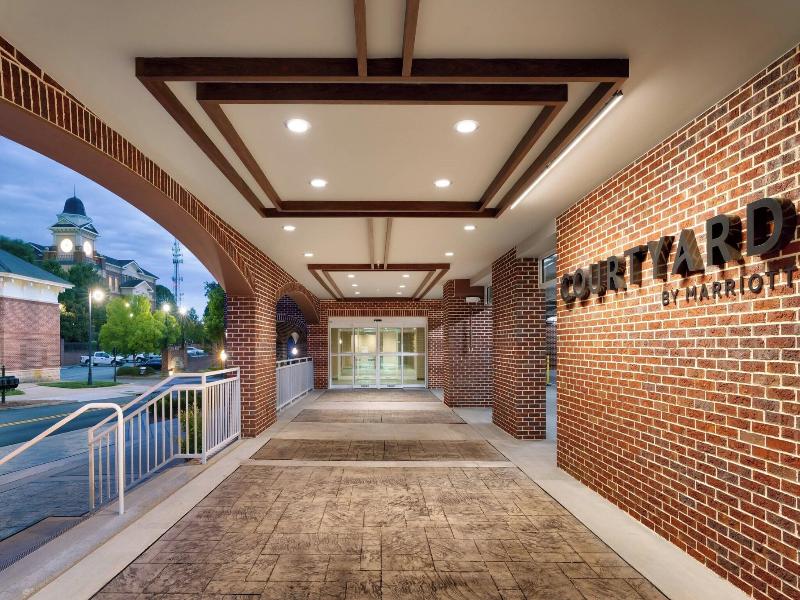 Courtyard By Marriott Atlanta Duluth Downtown image
