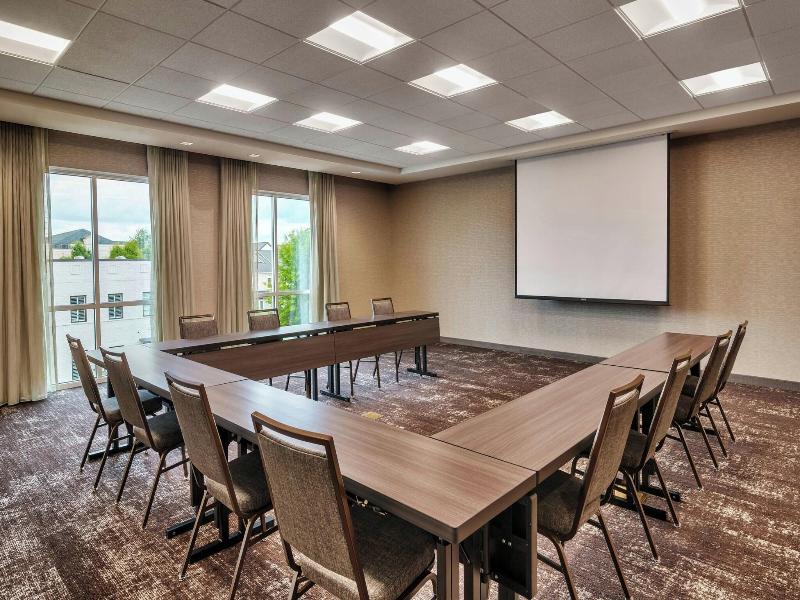 Courtyard By Marriott Atlanta Duluth Downtown image