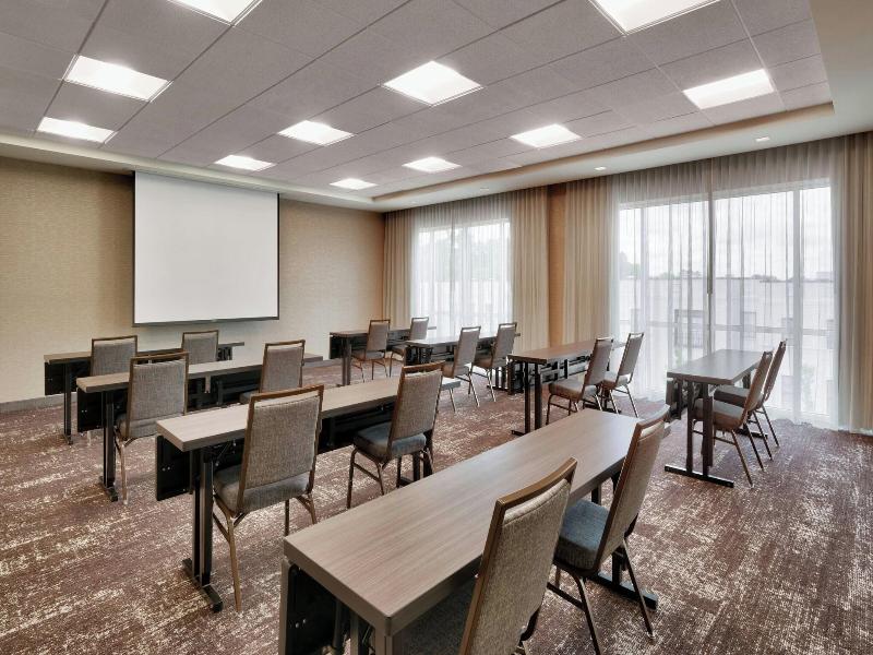 Courtyard By Marriott Atlanta Duluth Downtown image