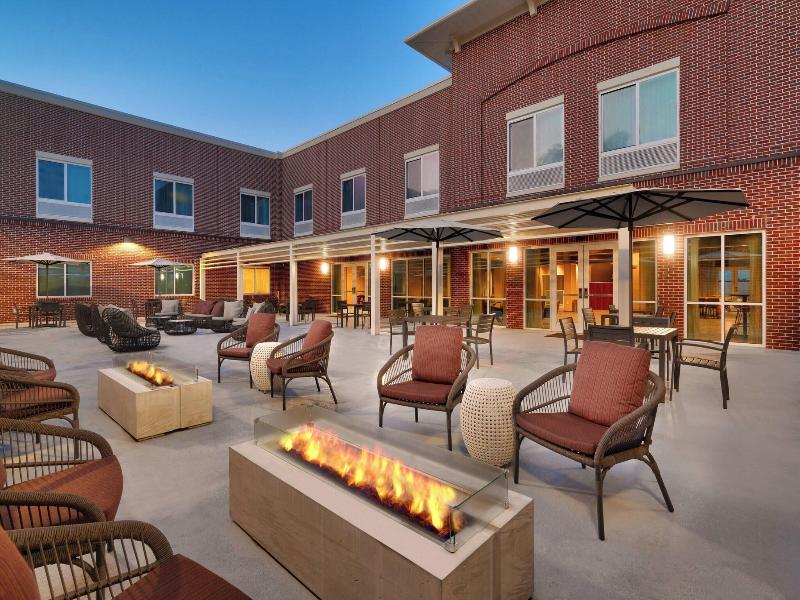 Courtyard By Marriott Atlanta Duluth Downtown image
