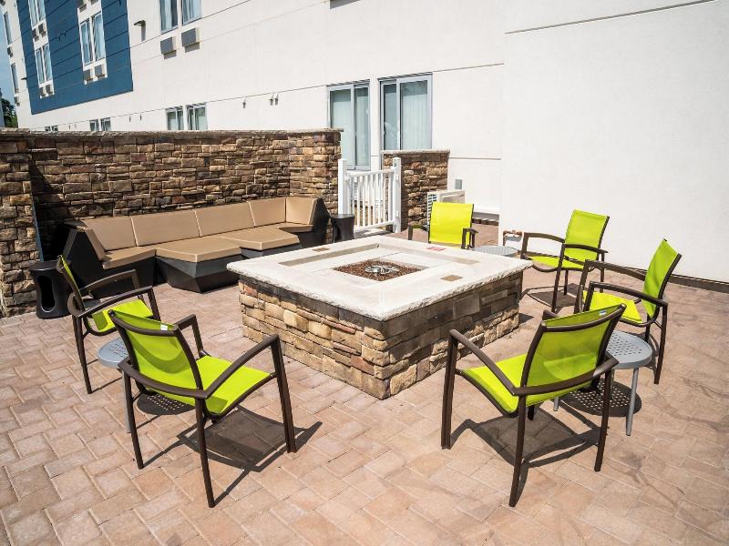 Springhill Suites By Marriott Woodbridge image