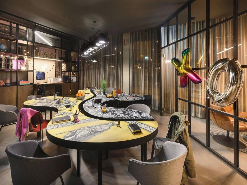 Moxy Dresden Neustadt image