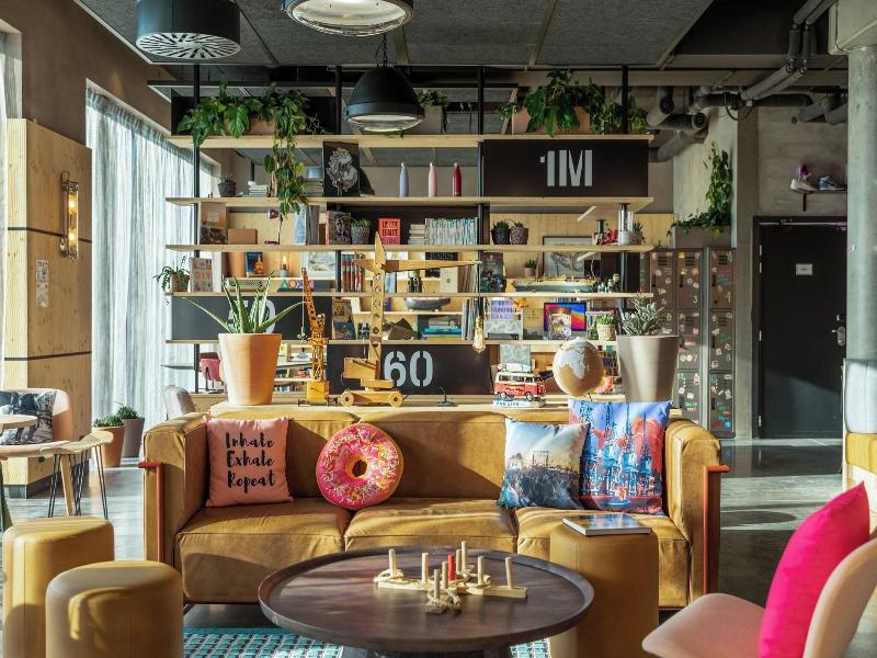 Moxy Bordeaux Hotel image