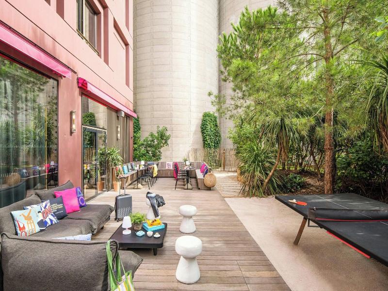 Moxy Bordeaux Hotel image