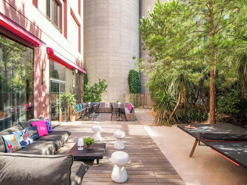Moxy Bordeaux Hotel image