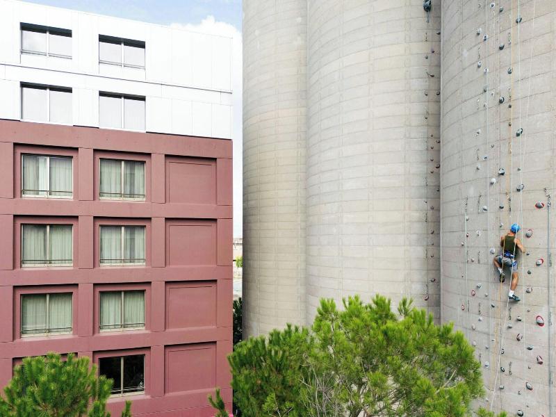 Moxy Bordeaux Hotel image