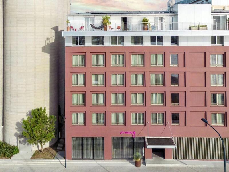 Moxy Bordeaux Hotel image